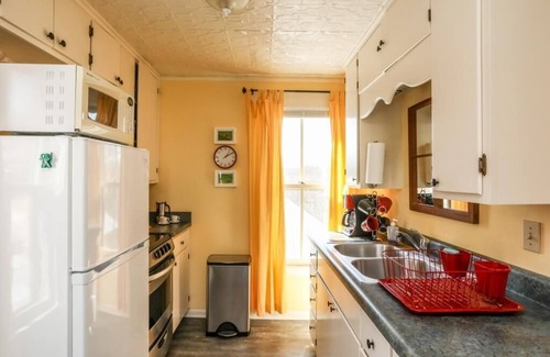 Fredericksburg House | Cyclismo - Suite 2 | Close to Main St. | Wonderful Porch