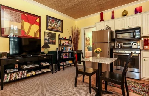 Fredericksburg House | Cyclismo - Suite 3 | Great Backyard