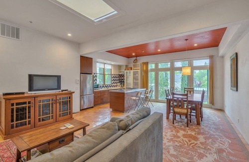 Healdsburg House | Cypress House & Studio, Walk to Healdsburg Plaza by RedAwning
