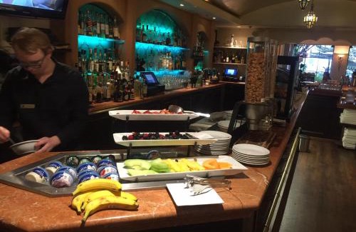 Golden Rectangle Hotel | Cypress Inn