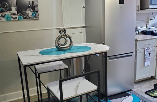 Detroit Apartment | D.R.E.A.M & RELAX in this DETROIT Themed 1 Bedroom