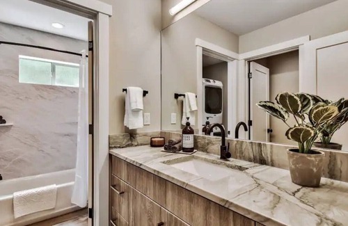 Y Area House | #D Stunning Newly Built Home Sleeps 10