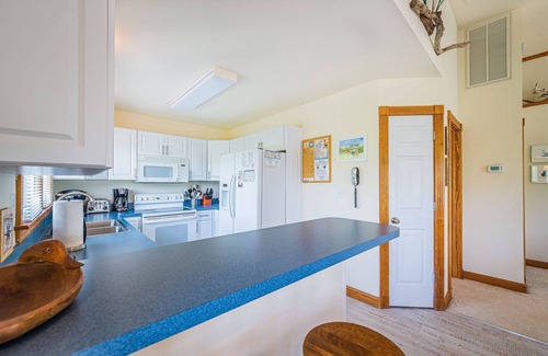 Tuckahoe House | D3001 Duck Haven/Pool & Hot Tub/Easy Walk to Ocean & Sound