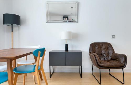 De Beauvoir Apartment | D8 - Canal View Apartment