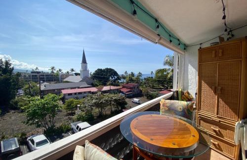 Historic Kailua Village Apartment | Da Kona West 305