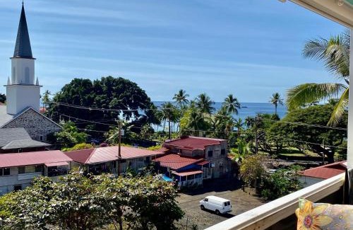 Historic Kailua Village Apartment | Da Kona West 305
