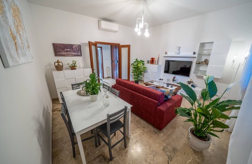 Isolotto Apartment | "Da Luigi Pio" Your cozy place just a short walk from the center of Florence.