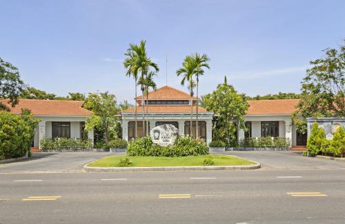 Ngu Hanh Son Villa | Da Nang Beach Villa Resort