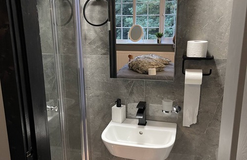 Crawley House | Da Vinci Guest House Gatwick