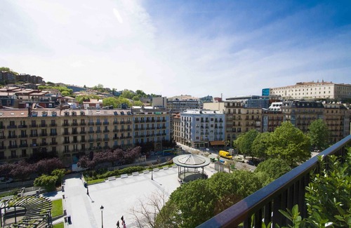 San Sebastian Centro Apartment | Da Vinci | The Rentals Collection