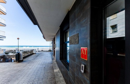 Zarautz Apartment | Dada 1 apartment by Egona