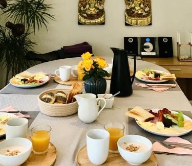 Store Heddinge Bed & Breakfast | Dadas Bed & Breakfast