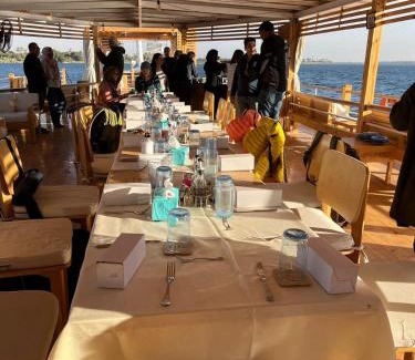 Aswan Boat Rental | Dahabiya Nile Sailing-Safiya-Aswan to Luxor-every Friday-4 days-3 nights