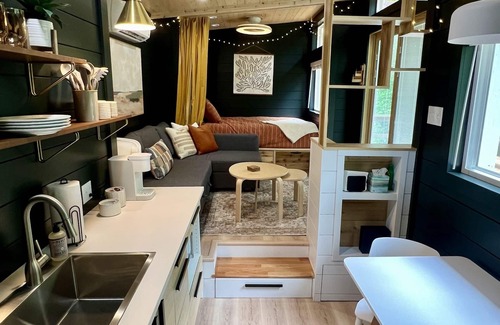 Logan House | Dahlia Tiny House by the Lake