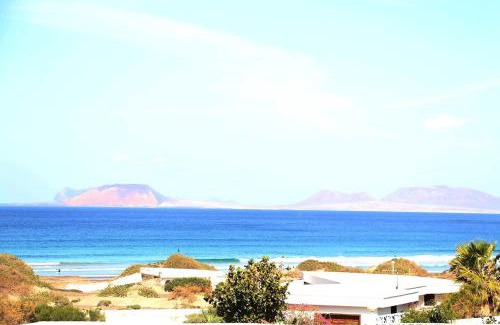 Urbanizacion Famara Villa | Daidas Beach House - with hot whirlpool in Famara