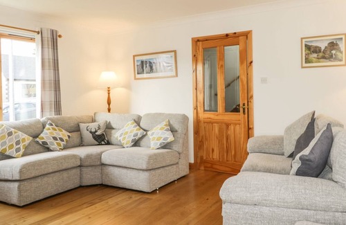 Newtonmore Cottage | DAIL NA SEILG, family friendly, with open fire in Newtonmore