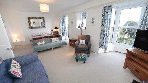 Mumbles House | Daisy Cottage