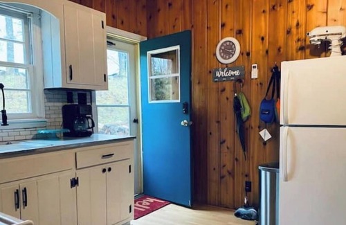 Gerton Cottage | Daisy Cottage- Secluded, Hiking, Cozy in Gerton