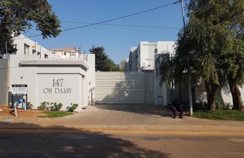 Sandown Apartment | Daisy Place