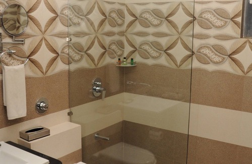 Dwarka Hotel | Daksh The Madhuvan Suites Dwarka