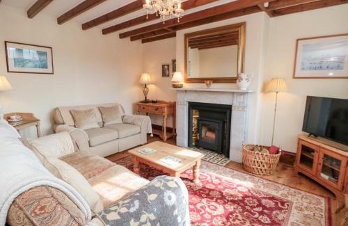 Fylingthorpe House | Dale View
