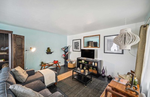 Knox - Henderson Apartment | Dallas Condo with Pool Access about 4 Mi to Downtown!