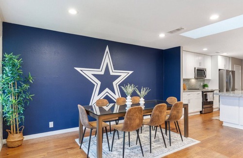 Northwest Dallas House | Dallas Retreat: Modern Amenities