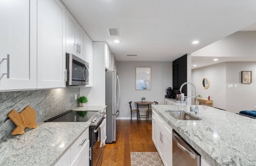 Northwest Dallas House | Dallas Retreat: Modern Amenities