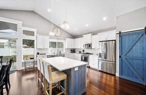 Dalton Gardens House | Dalton Garden Escape - 8 minutes from Hayden Lake