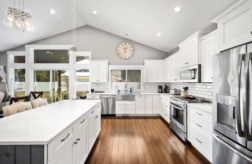 Dalton Gardens House | Dalton Garden Escape - 8 minutes from Hayden Lake