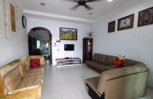 Krubong House | DAlyaHomestay