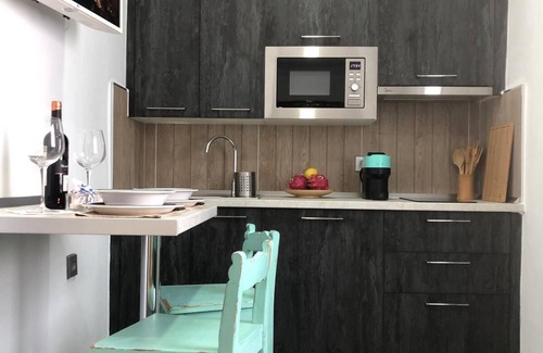 Montana Roja Apartment | Damajuana Apartment