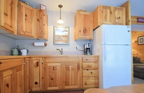Danbury Cabin | DANBURY 3 BEDROOM LAKEFRONT CABIN