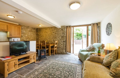 Coleford Cottage | DANBY LODGE, pet friendly, with hot tub in Coleford