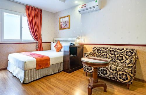 Tan Qui Dong Apartment | Dancentre Luxury Apartment Near SECC formerly Emerald Hotel & Apartment