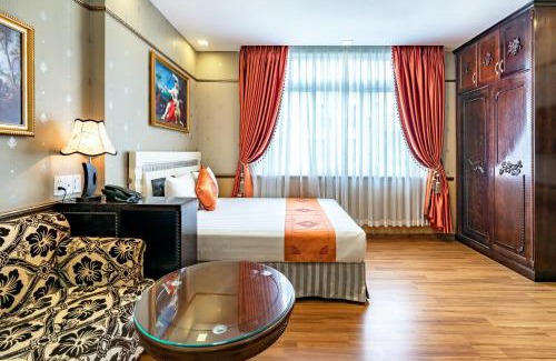 Tan Qui Dong Apartment | Dancentre Luxury Apartment Near SECC formerly Emerald Hotel & Apartment