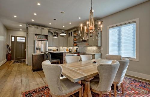 Highlands House | Dancing Bear Walk to Town