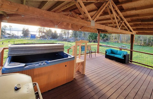 Greenbank House | Dancing Deer Farm - Dog Friendly | Hot Tub