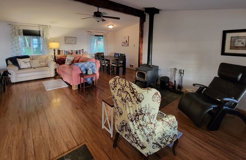 Greenbank House | Dancing Deer Farm - Dog Friendly | Hot Tub