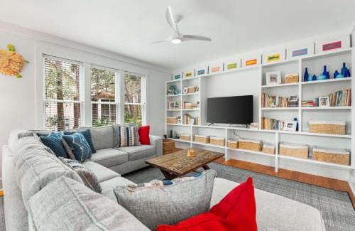 Cottage District House | Dandelion