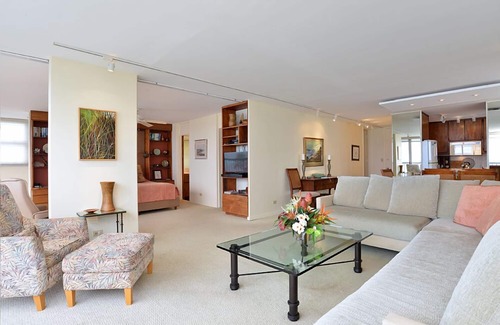Diamond Head - Kapahulu - St. Louis Condo | Danno's Hawaii Five-O Condo, Base of Diamond Head, Full Ocean View, Private