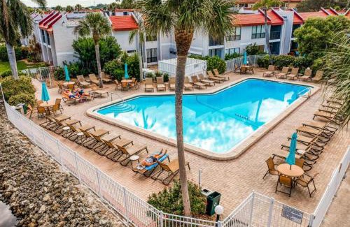 Bradenton Beach House | Dans Florida Condos Dolphin Bay at Runaway Bay