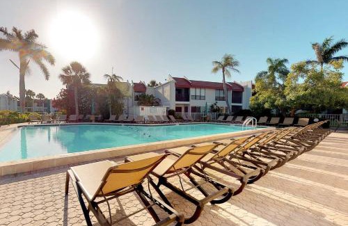 Bradenton Beach House | Dans Florida Condos Dolphin Bay at Runaway Bay