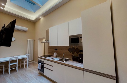 Montecalvario Apartment | Dante's Suite Naples