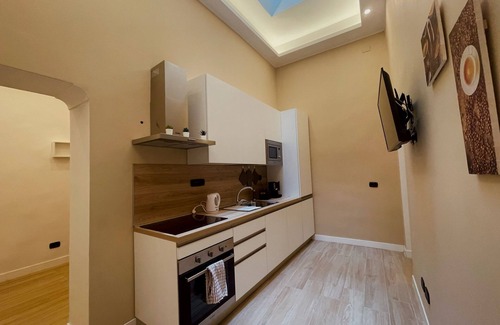 Montecalvario Apartment | Dante's Suite Naples