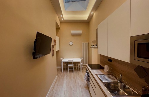 Montecalvario Apartment | Dante's Suite Naples