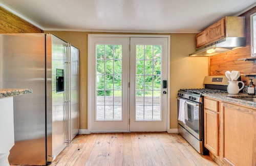 Danville House | Danville Home w/Patio < 1/2 Mi to Caesars Casino!