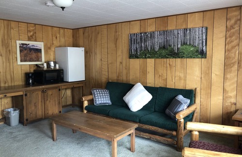 Estes Park Hotel | Dao House