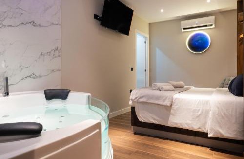 Marbella Hotel | DAOS Suites & Terrace Marbella