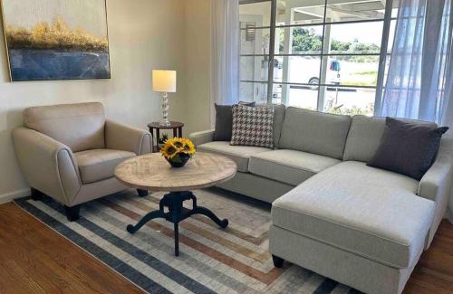 Westside House | Darling, Peaceful, Near Beach, EV Charger
